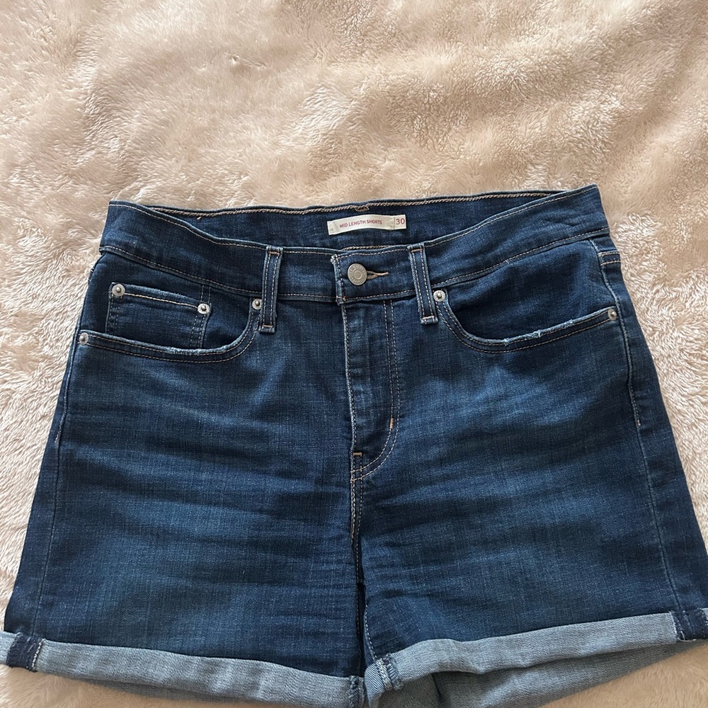 Levi's Mid Length Shorts size 30